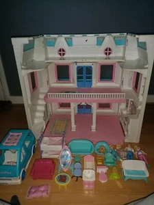 Vintage 1993 Fisher Price Loving Family Dream Doll house Folding, Car, People - Picture 1 of 9