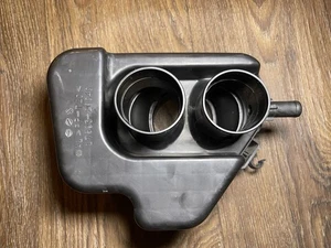 1999-2001 Lexus ES300 Air Intake Cleaner Filter Resonator Box 17893-20040 OEM - Picture 1 of 5