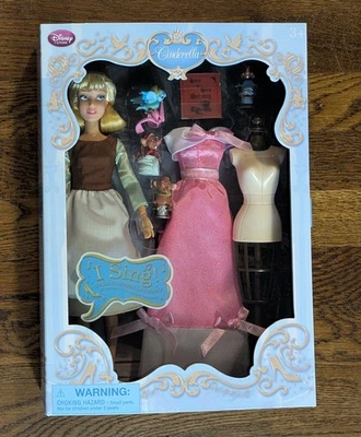 RARO Disney Store Cenicienta Muñeca Cantora Clásica de Lujo con Accesorios NUEVO FUNCIONA Foto 1 de 4