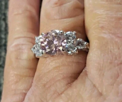 Hermoso anillo de moda de cristal rosa talla 7 Foto 1 de 3