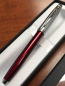 Pluma estilográfica ""F"" Sheaffer 100 cromada/roja - Imagen 1 de 6