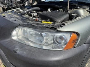 Volvo XC70 2.5L Turbo AWD Front Driver LH Headlight Assembly 2006 OEM - Picture 1 of 11
