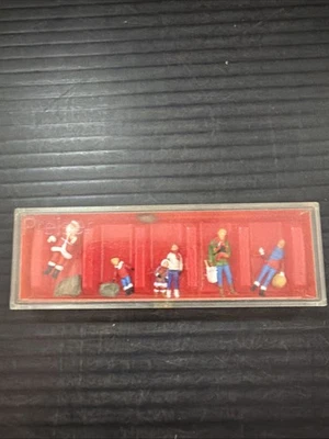 Figuras Preiser Santa & Holiday Shopper escala 881 - HO #0185 (agora #10185) - Imagem 1 de 4