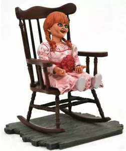 The Conjuring Universe Horror Movie Gallery Annabelle figure Diamond Select Toy - Imagen 1 de 2