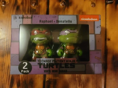 Raphael & Donatello Teenage Mutant Ninja Turtles X Kid Robot vinyl mini 2 PACK - Image 1 of 2