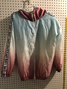 Jacket Size 1X Women’s Windbreaker Pink White Blue LOVE Love Love Sleeves Zip - Picture 1 of 9