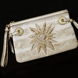 Pochette ricamo nuovo con etichette Coach Audrey paillettes sole perline nuovo con etichette polsino grande NUOVO - Foto 1 di 6