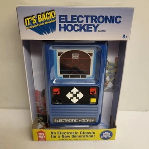 Mattel Electronic Hockey 2017 juego portátil ¡Nuevo! - Imagen 1 de 6