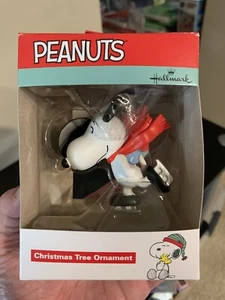 2022 Hallmark Ornament Skiing SNOOPY The Peanuts Gang NIB Ski Black Color Ski - Picture 1 of 2