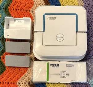 iRobot Braava Jet 245 Wischroboter Konvolut 2 Akkus, Ladegerät, Pads - Bild 1 von 3