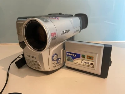 SAMSUNG SCL810 NTSC ANALOGUE CAMCORDER Hi8 8mm Video 8 Playback with Extras - Image 1 of 4