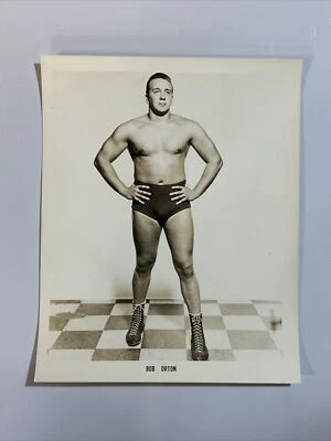 Черно-белая фотография рестлера Боба Ортона старшего 8x10 WWWF WWE HOF (Рэнди Ортон) - Изображение 1 из 2