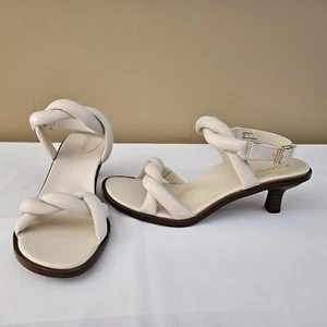 Vionic Angelica Cream Leather Twist Strap Sandals Kitten Heels Womens size 7 NEW - Picture 1 of 10