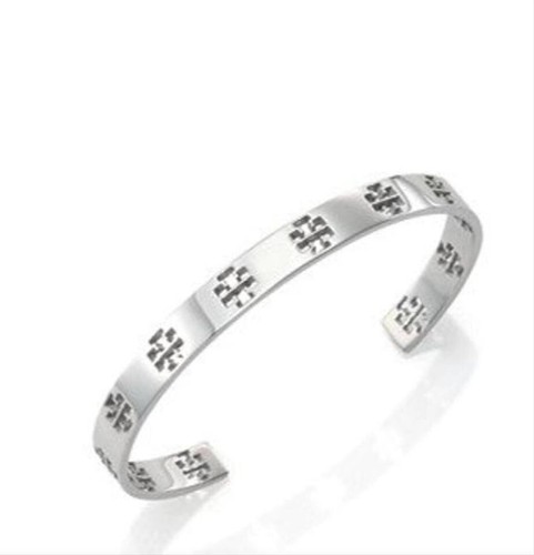 Nuovo bracciale Tory Burch in argento con logo traforato a T in metallo