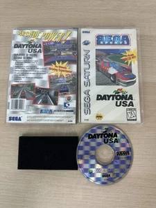 Daytona USA - Autentica Sega Saturn - CIB completa con manuale e reg. Scheda - Funzionante - Foto 1 di 17