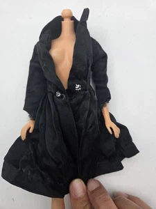 1963 BARBIE OUTFIT FASHION PAK BLACK SATIN COAT W/ One Rhinestone Missing Tlc - Picture 1 of 10