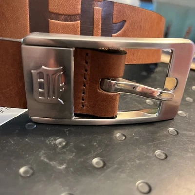 Cinturón de cuero Detroit Tigers Brandish MLB 34 pulgadas Eagles Wings marca oficial   Foto 1 de 4