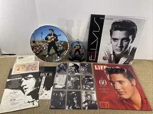 Lote de recuerdos de Elvis Presley 14 piezas sello de oro, calendario tarjeta de coleccionista guitarra A - Imagen 1 de 24