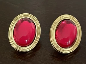 Vintage Monet Red Cabochon Clip On Earrings Gold Tone Signed - Picture 1 of 9