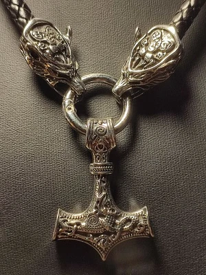 Wikinger Halskette Lederband Schwarz mit silbernen Wölfen und Thors Hammer - Bild 1 von 4