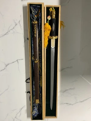 Chinese Sword: A Masterpiece of Heritage and Craftsmanship - Image 1 of 4