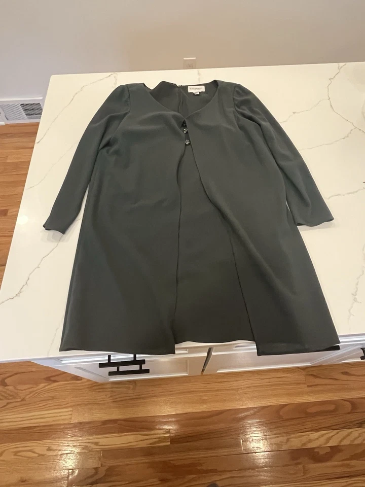 Винтажное зеленое платье Emanuel Ungaro — размер 12/46 с длинным рукавом - Изображение 1 из 4