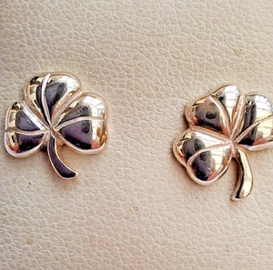 Pair of Silver Clover Leaf Earstuds by Kit Heath - Picture 1 of 6