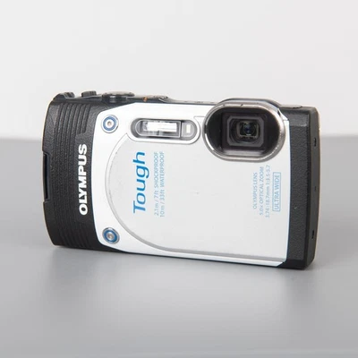 Olympus Stylus Tough TG-850 digital compact camera - Image 1 of 4