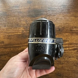 Pflueger  305sx Fishing Reel Vintage - Picture 1 of 8