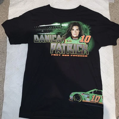 2013 Danica Patrick NASCAR #10 T-Shirt Size M - Image 1 of 4