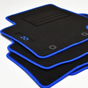 Tappetini in velluto edizione logo blu per Hyundai i20 dall'anno 01/2010 - 05/2012 - Foto 1 di 6