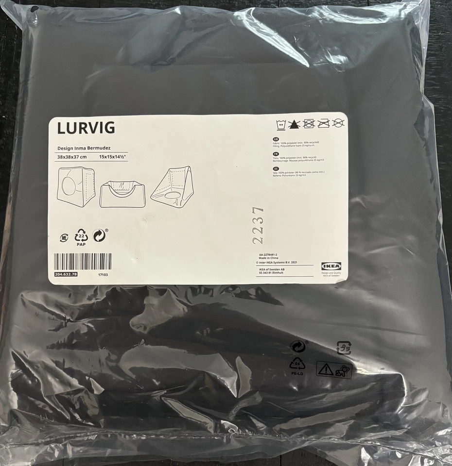 IKEA Lurvig Cat Bed House Black/white 15x15x14 ½ "