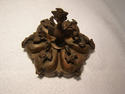 Especias antiguas de latón, caja Kumkum India hindú Foto 1 de 4