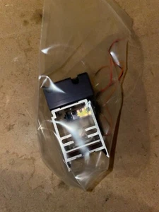 Actuador de hendidura de difracción con conjunto de lentes - Espectrofotómetro Sanyo SP50 - Imagen 1 de 3