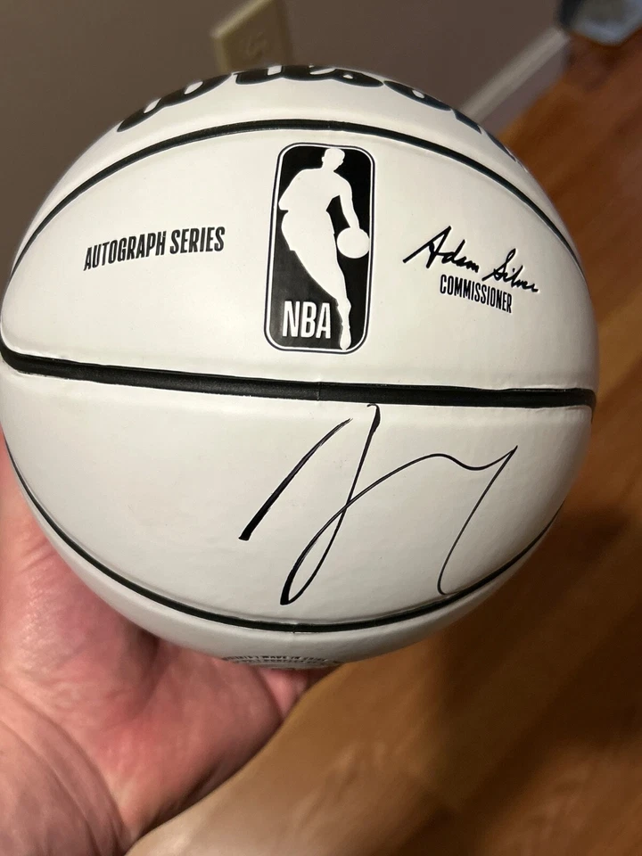 MINI Baloncesto Jayson Tatum/Jrue Holiday Autografiado Boston Celtics SIN CERTIFICADO DE AUTENTICIDAD Foto 1 de 3
