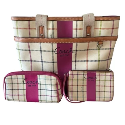 JUEGO DE 3 PIEZAS COACH Cartera Peyton Multicolor, Muñequera, Bolsa a Cuadros Foto 1 de 4