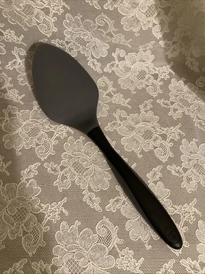 Pampered Chef Silicone Spatula Turner Flipper 12.5” Pie Server Gray Black - Image 1 of 4