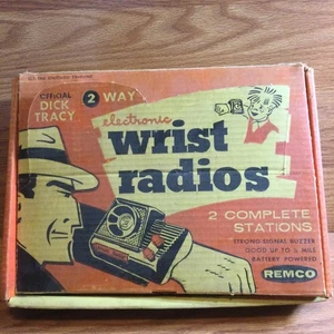 Vintage Dick Tracy Zwei Wege Handgelenk Radio Spielzeug in OVP Remco Chicago Tribune - Bild 1 von 6