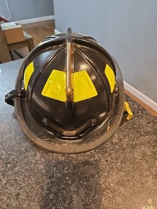 Vintage Cairns 1044 Fire Helmet With Eagle And Eye Protection - Picture 1 of 12