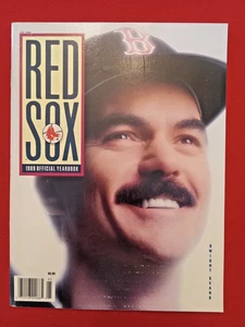 Boston Red Sox Official 1989  Yearbook   NRMT  Dewey Evans on Cover - Picture 1 of 2