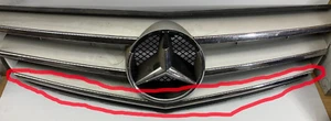 PARRILLA DELANTERA MERCEDES W204 AVANTGARDE MOLDEO CROMADO INFERIOR - Imagen 1 de 1