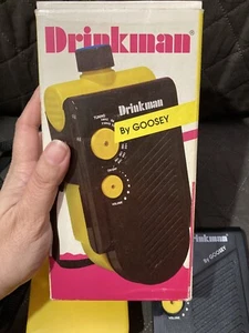 NUEVO - Radio AM/FM portátil Drinkman de colección de los años 90 con botella de frasco desmontable - Imagen 1 de 8