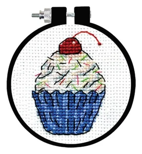Mini Kit de punto de cruz contado ~ Cupcake de diseño funciona con aro de 3" #DW20064 - Imagen 1 de 3