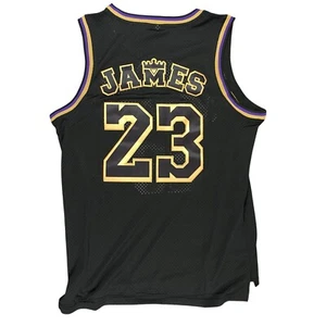 Camiseta LeBron James King Of Basketball 23 Negra Dorada Púrpura Pequeña Nueva - Imagen 1 de 5