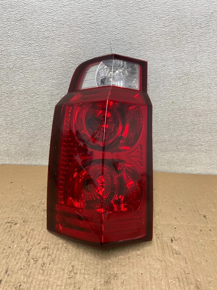 Luz trasera izquierda del lado del conductor Jeep Commander 2006 a 2010 OEM T7947 DW Foto 1 de 4