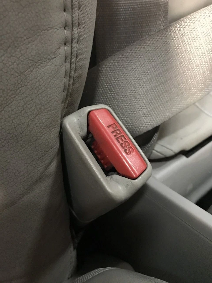 Seat Belt Front Bucket Driver Buckle Fits 06-11 DTS 2514814 Foto 1 de 1