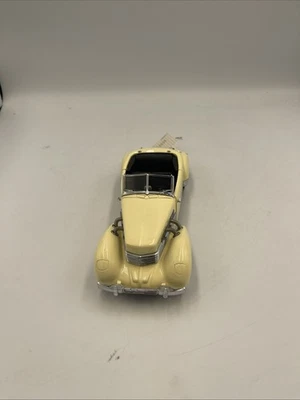 Vintage 1937 Cord 812 Phaeton Coupe- Franklin Mint precision model w/COA - Image 1 of 4