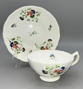 Antigua taza y platillo victoriano inglés pintado a mano 29 en morado - Imagen 1 de 16