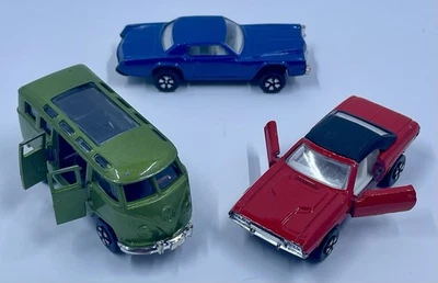 Lote de Coches Diecast PlayArt De Colección Dodge Challenger VW Station Wagon Cadillac Foto 1 de 4