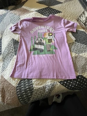 Camiseta Minecraft Lila Adventure Awaits Lila Talla XL 14/16 Foto 1 de 3